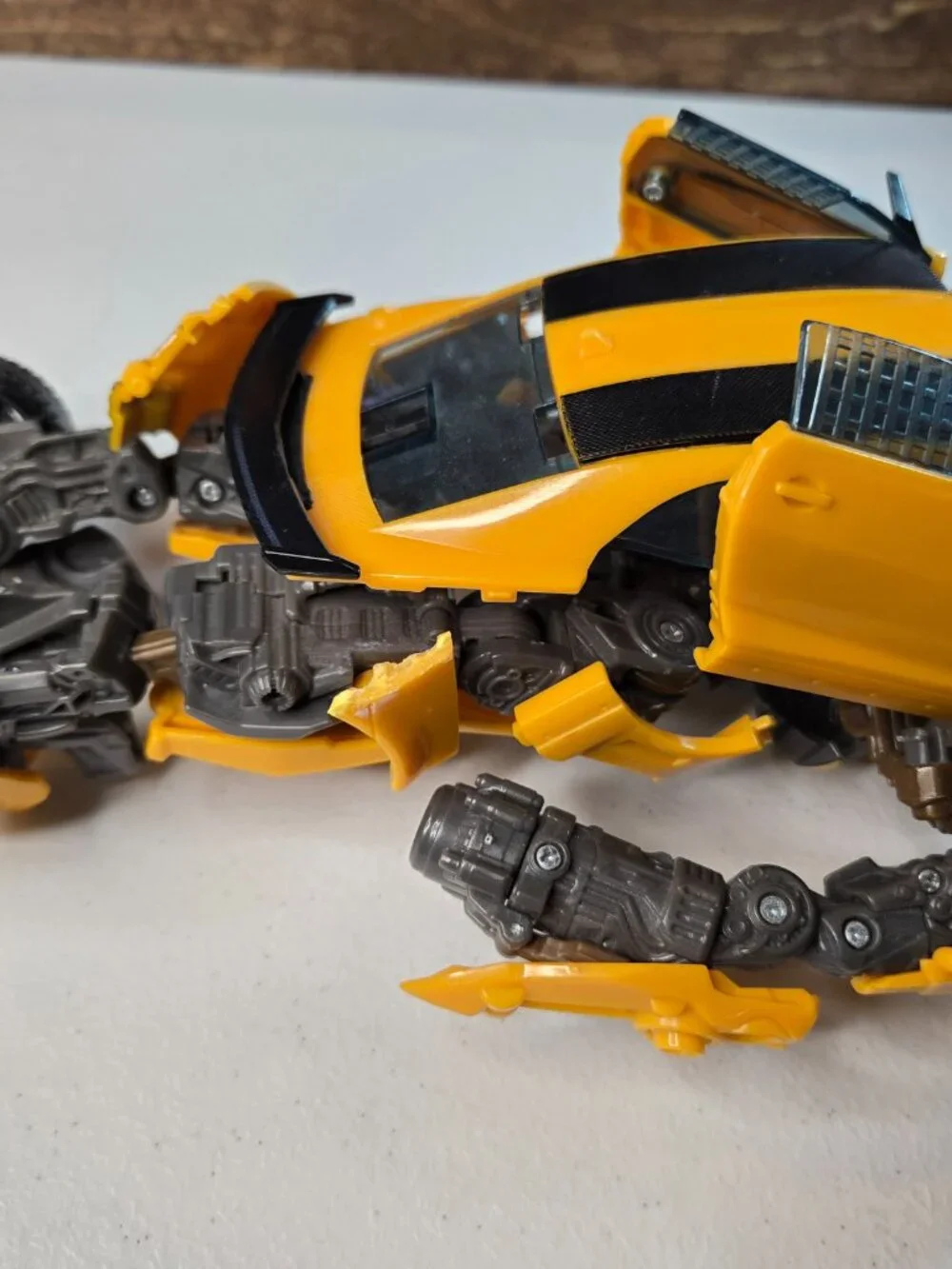 Transformers: Dark of the Moon MechTech Leader Class Bumblebe. Loose. READ